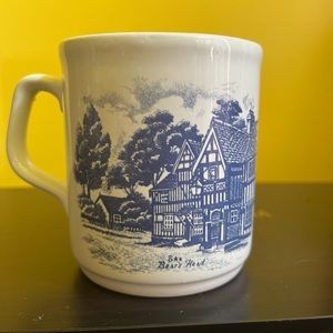 🐇 Vintage “The Bear’s Head” mug